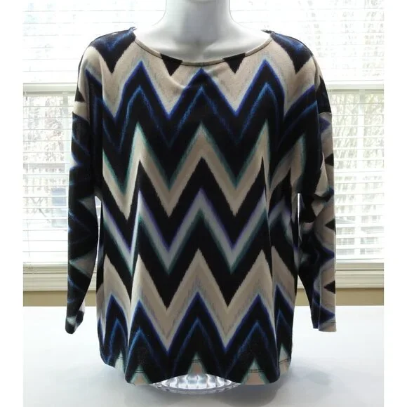 Chicos Blue Black Chevron Zig Zag Stretch Knit Top Size 1 Med Boat Neck - Picture 10 of 11